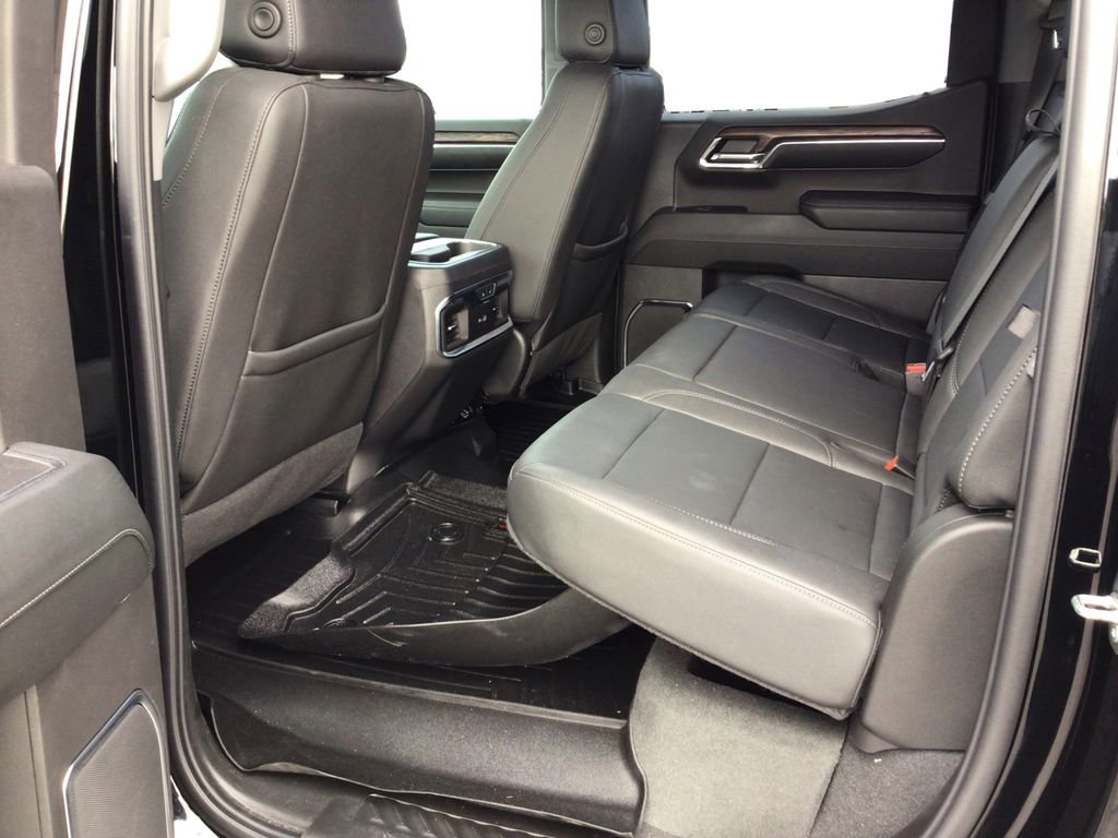 Used 2024 GMC Sierra 1500 SLT AWD/4WD image 10