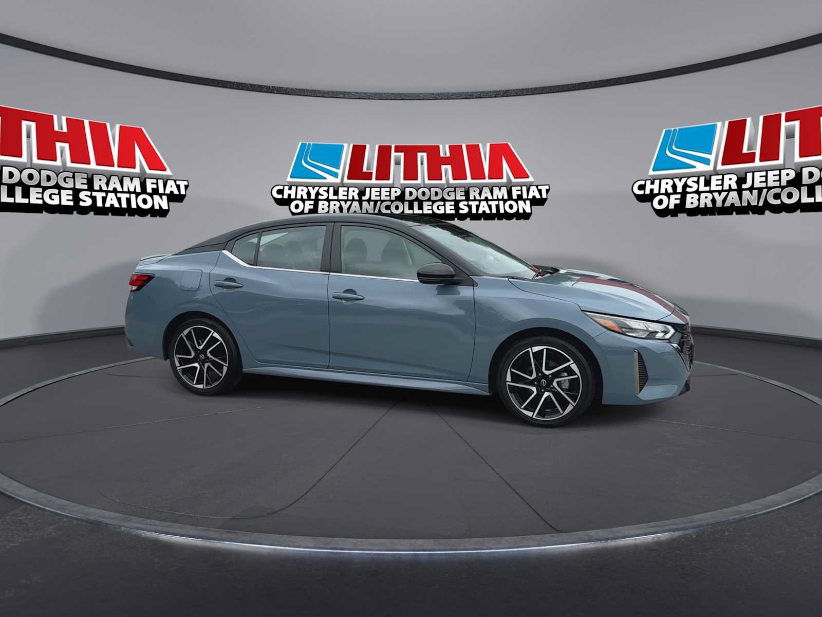 Used 2025 Nissan Sentra SR FWD image 9