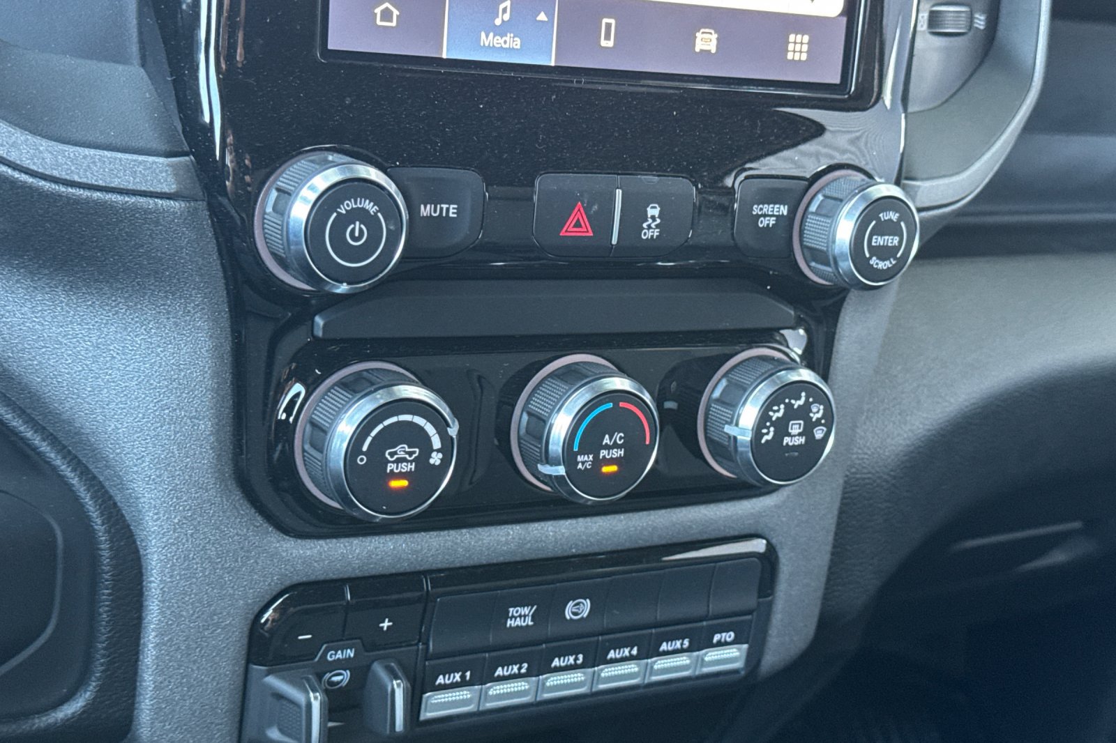 New 2026 RAM 3500 Tradesman w/ Chrome Appearance Group A AWD/4WD image 18