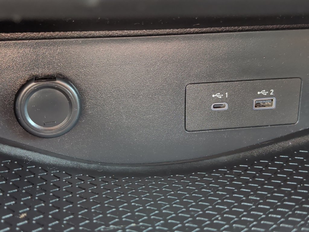 Used 2025 Nissan Pathfinder SV AWD/4WD image 28