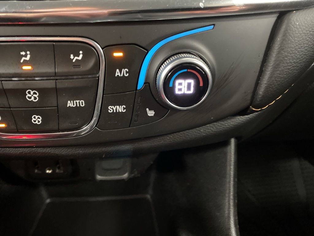 Used 2021 Chevrolet Traverse LT image 50