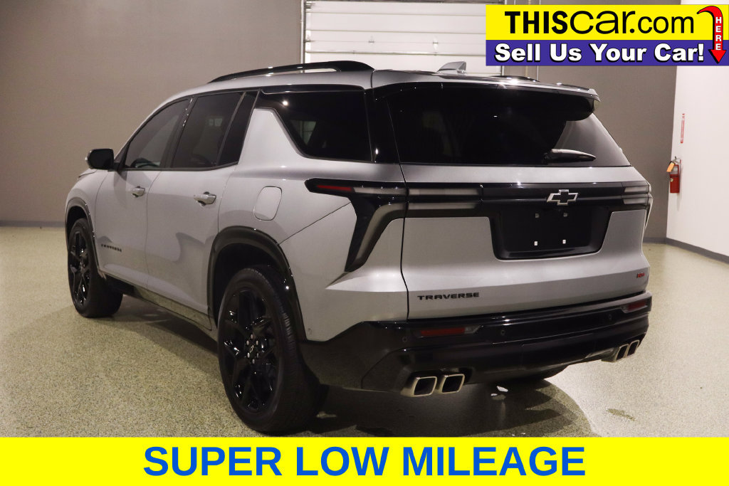 Used 2025 Chevrolet Traverse RS w/ LPO, Cargo Package FWD image 7