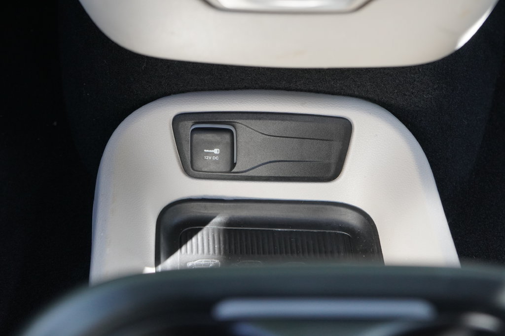 Used 2024 Chrysler Pacifica Limited FWD image 24