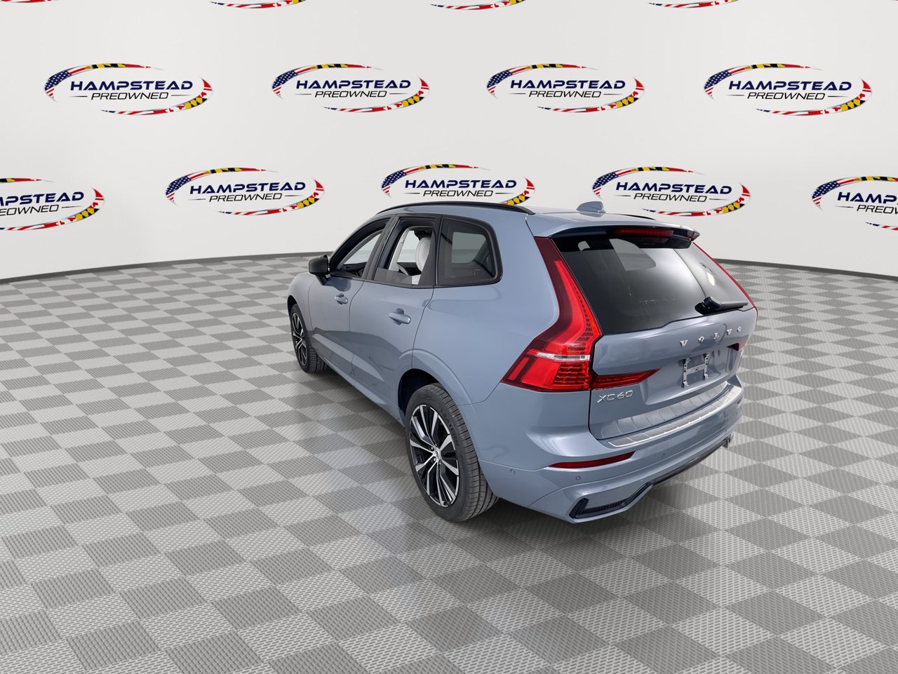 Used 2023 Volvo XC60 B5 Plus AWD/4WD image 6