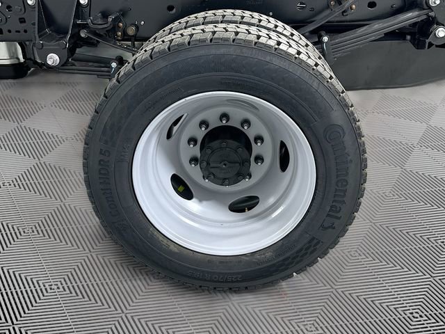 New 2026 Ford F550 4x4 Supercab Super Duty image 16