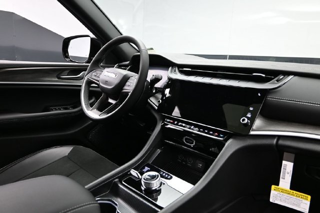 New 2026 Jeep Grand Cherokee Altitude AWD/4WD image 12