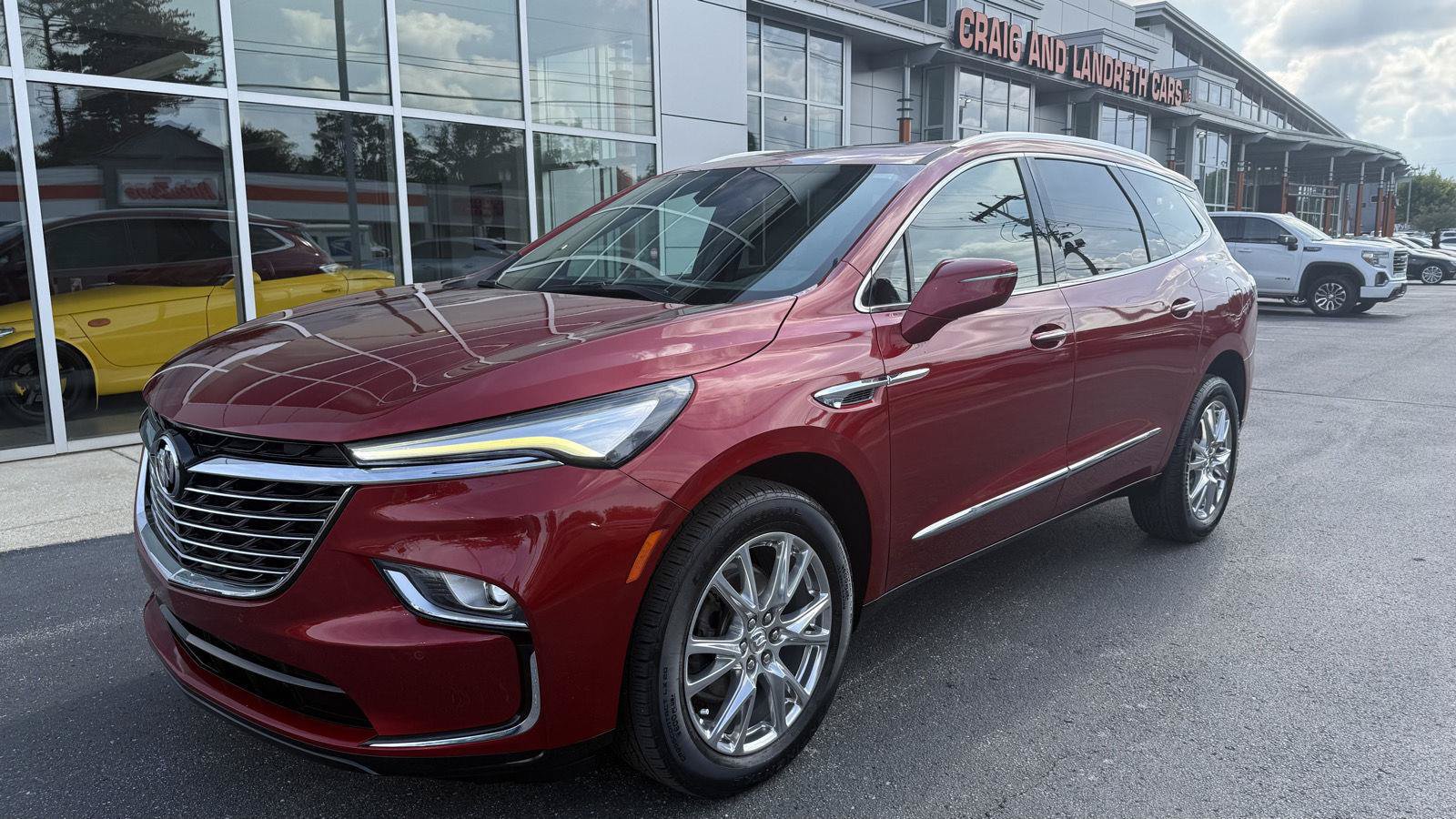 Used 2023 Buick Enclave Essence w/ Experience Buick Package FWD image 2