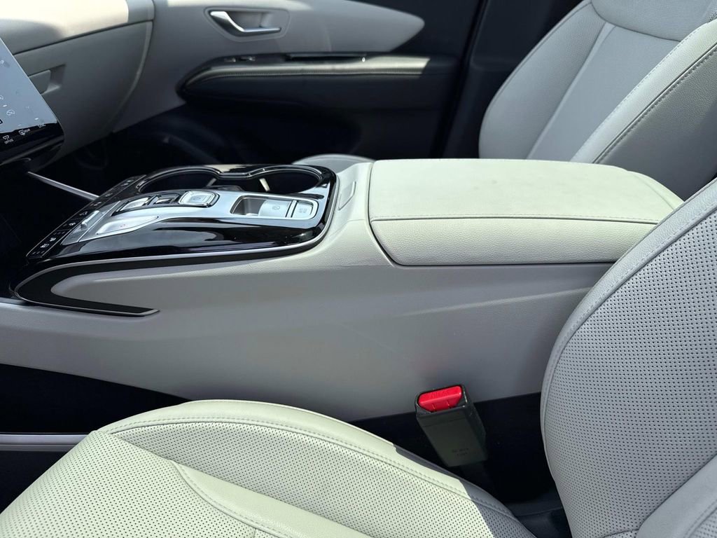 Used 2024 Hyundai Tucson Limited AWD/4WD image 15