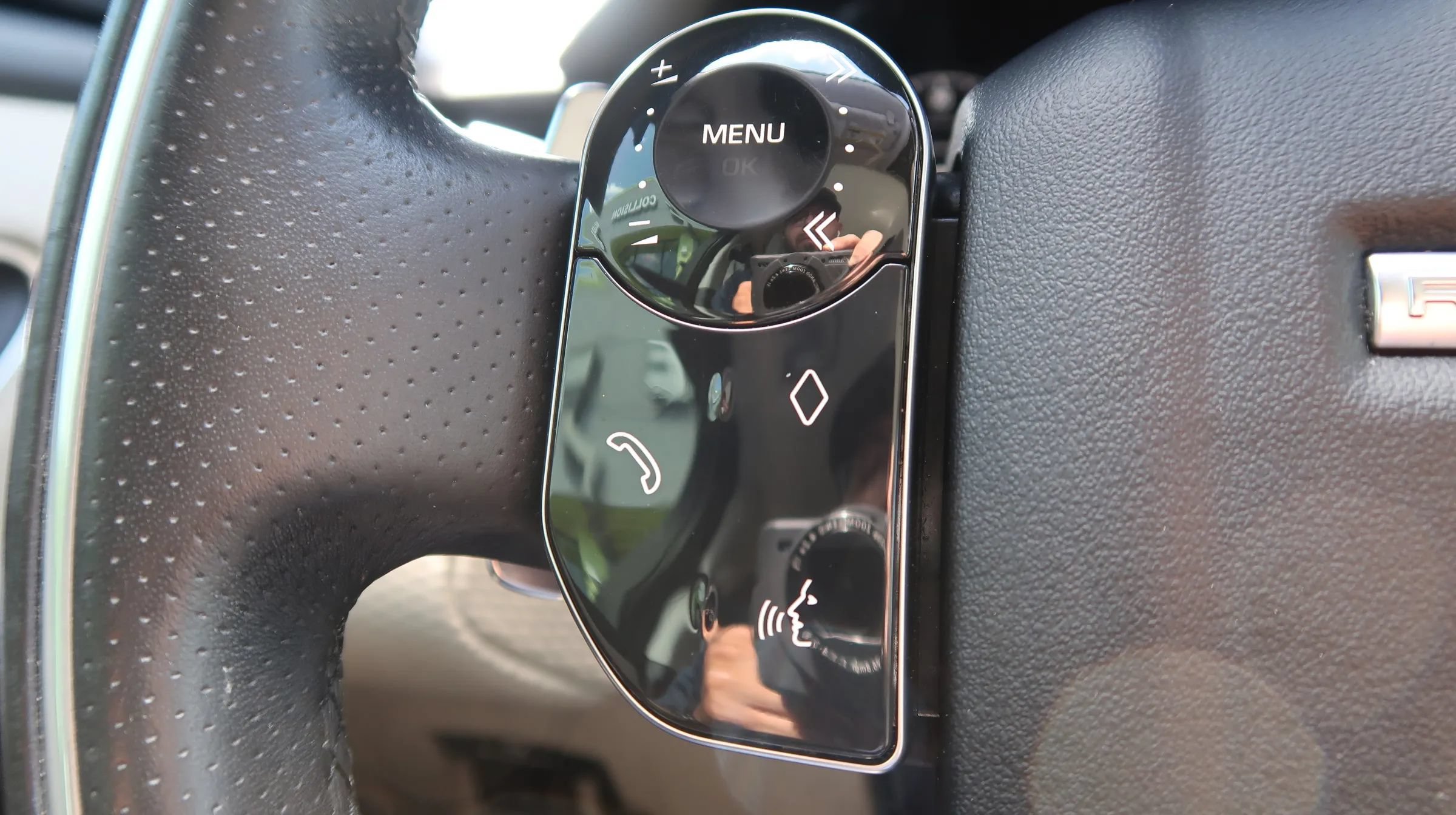 Used 2019 Land Rover Range Rover Velar R-Dynamic SE AWD/4WD image 36