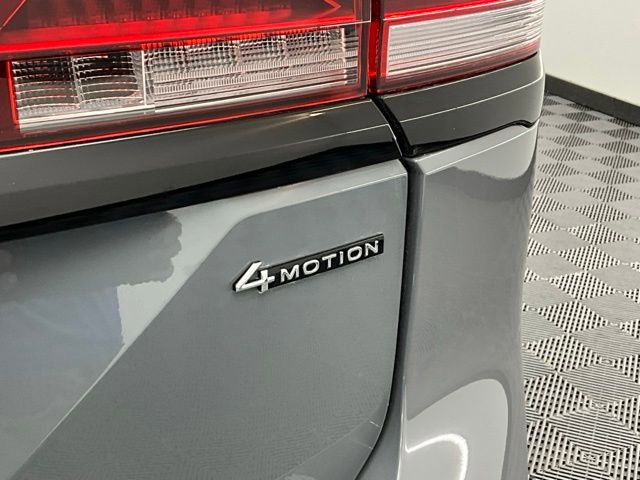 Used 2025 Volkswagen Atlas Peak Edition SE image 27