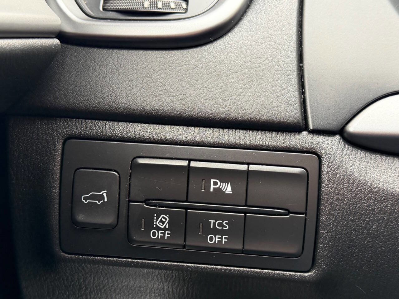 Used 2018 MAZDA CX-9 Touring w/ Touring Premium Package image 25