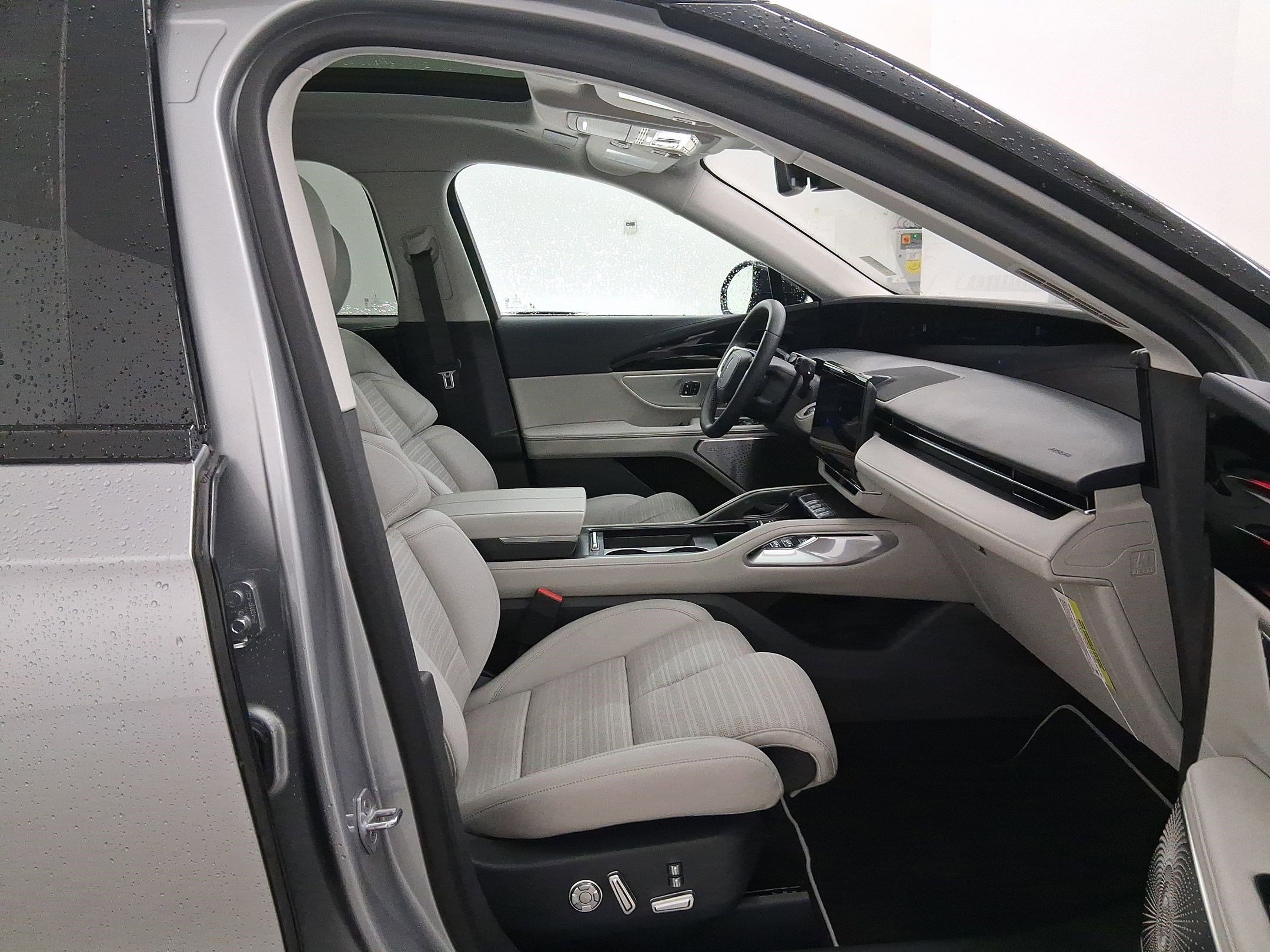 Used 2026 Lincoln Nautilus Reserve image 34