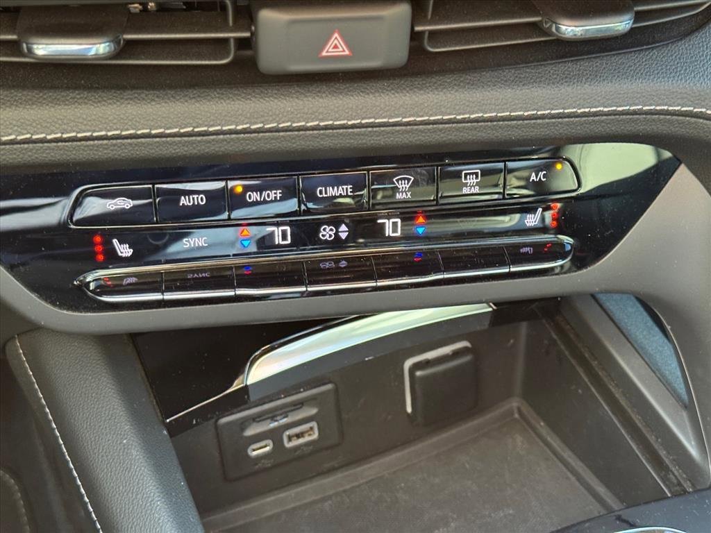 Used 2021 Buick Envision Essence w/ Technology Package I image 21