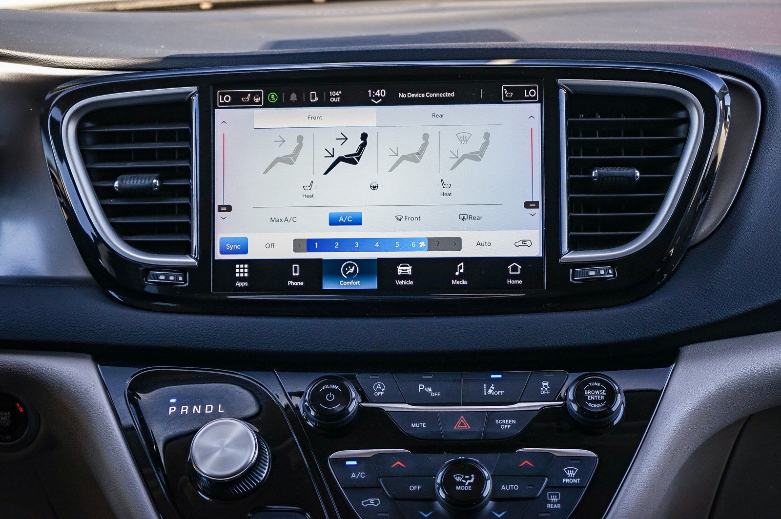 Used 2023 Chrysler Pacifica Touring-L FWD image 14