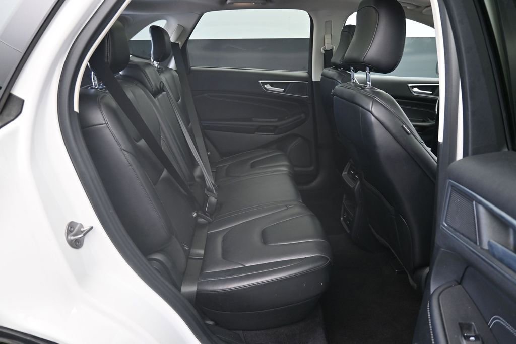 Used 2022 Ford Edge Titanium AWD/4WD image 13