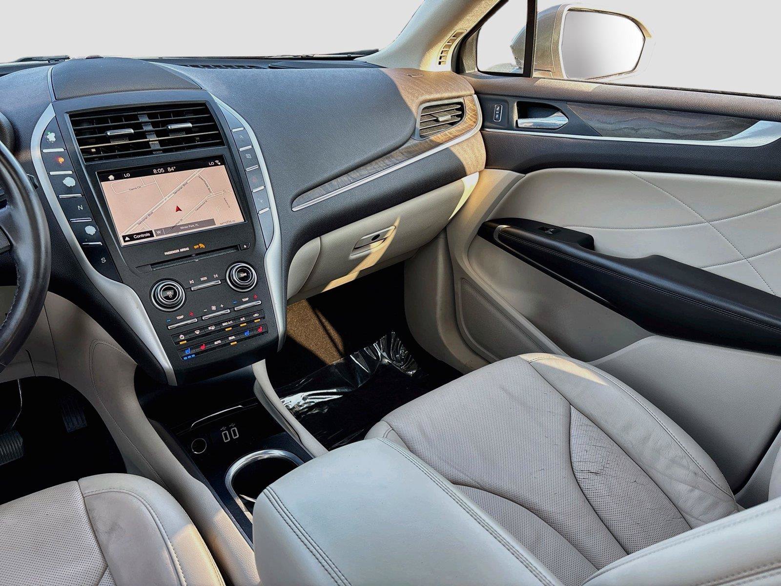Used 2019 Lincoln MKC Reserve w/ MKC Technology Package FWD image 24