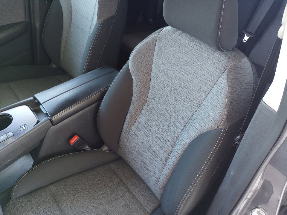 Used 2023 Nissan Rogue SV image 11