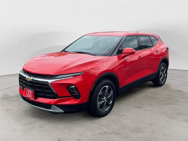 Used 2025 Chevrolet Blazer LT AWD/4WD image 1