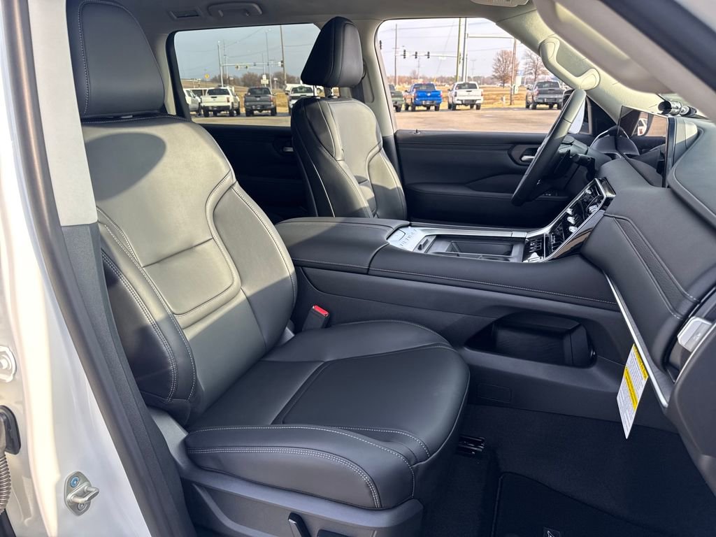 New 2026 Nissan Armada SV image 12