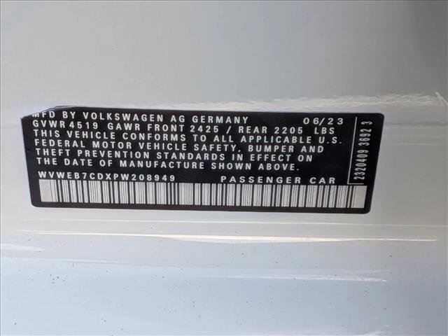 Used 2023 Volkswagen Golf R image 26