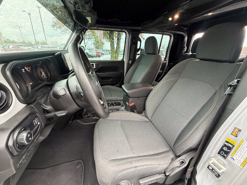 Used 2024 Jeep Gladiator Sport AWD/4WD image 24