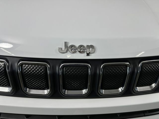 Used 2022 Jeep Compass Latitude w/ Convenience Group AWD/4WD image 9