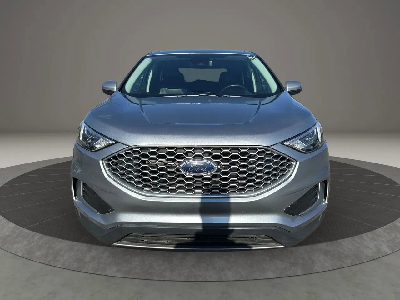 Used 2024 Ford Edge SEL image 2