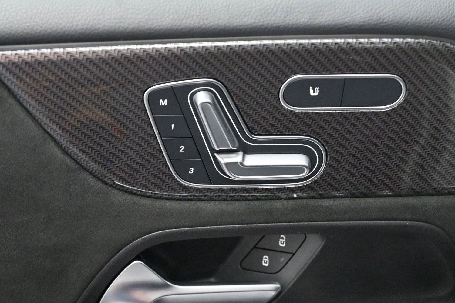 Used 2024 Mercedes-Benz GLB 250 image 12