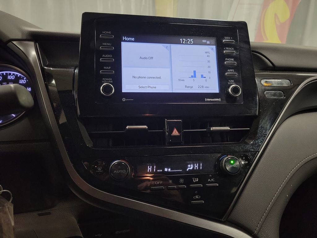 Used 2023 Toyota Camry SE image 14