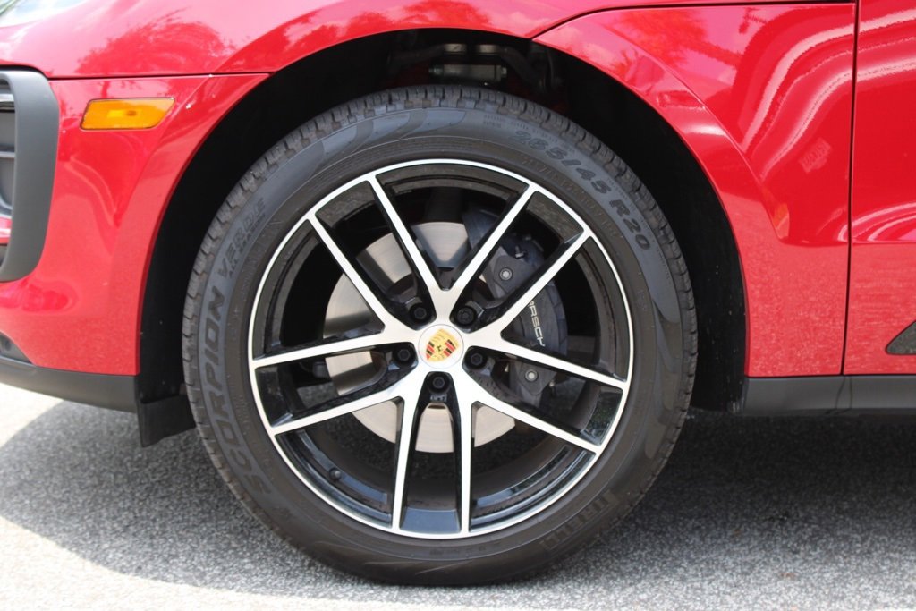 Used 2025 Porsche Macan image 14