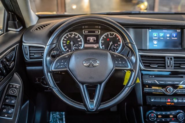 Used 2017 INFINITI QX30 Premium w/ Navigation Package FWD image 25