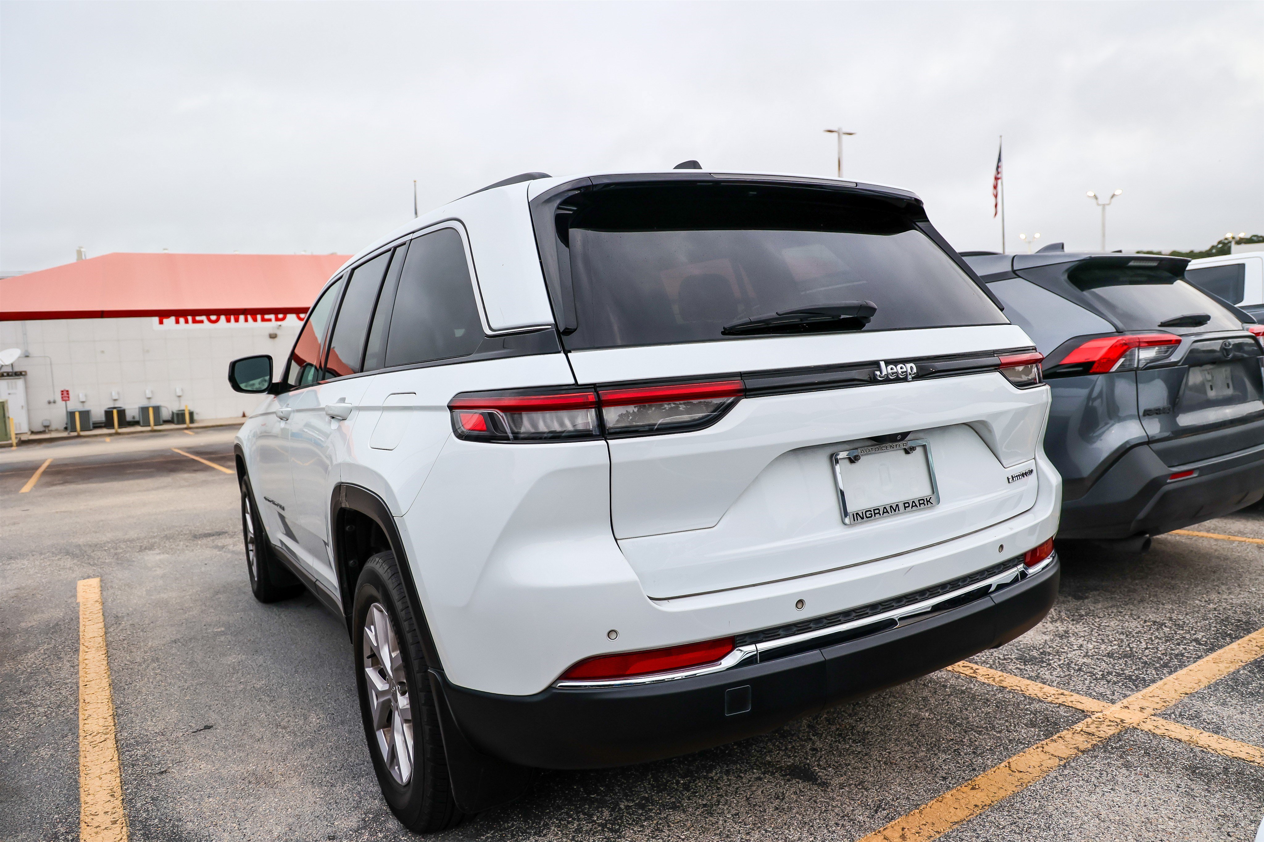 Used 2022 Jeep Grand Cherokee Limited w/ MOPAR Finishing Package RWD image 9
