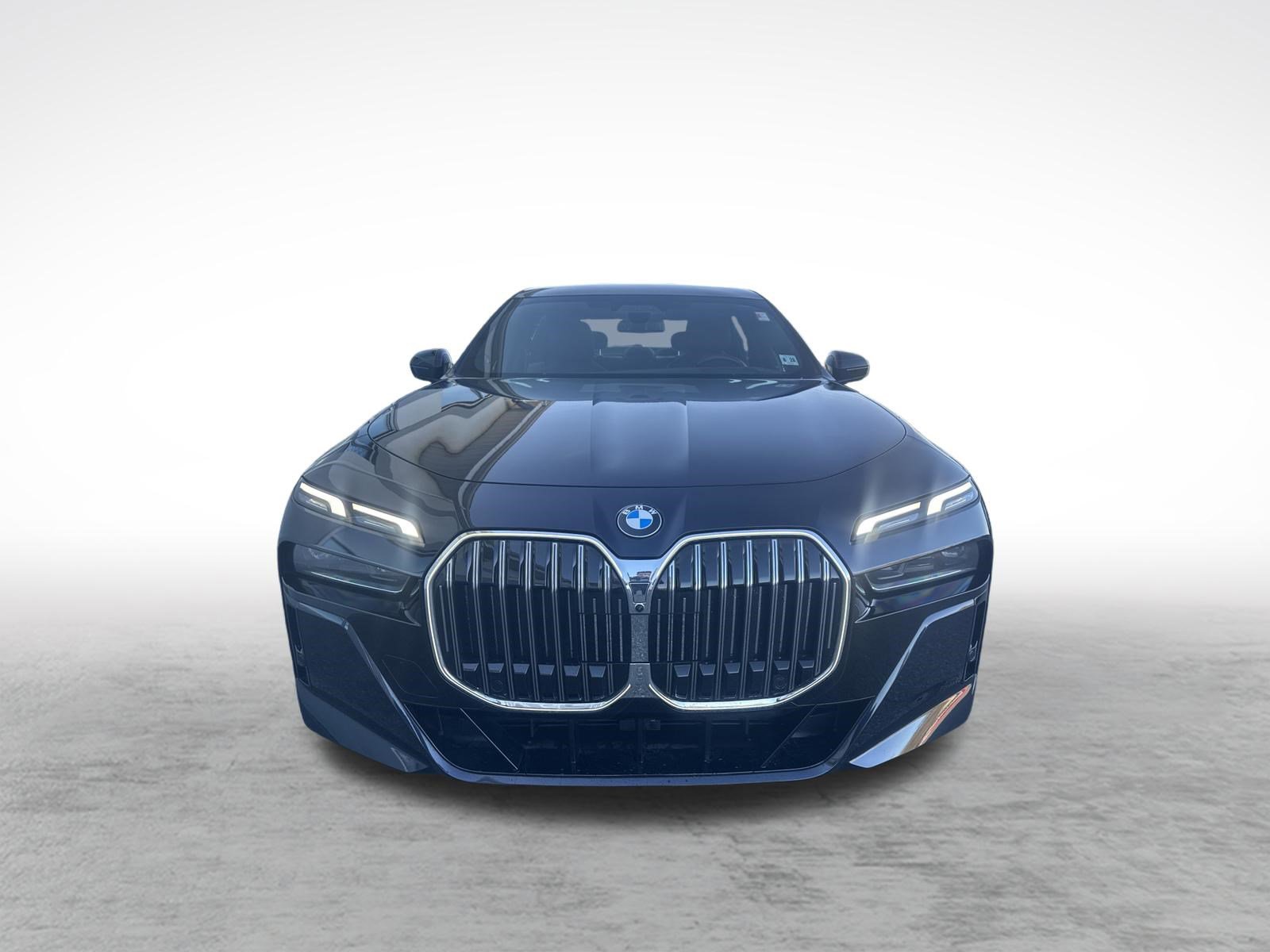 Used 2023 BMW 760i xDrive image 7