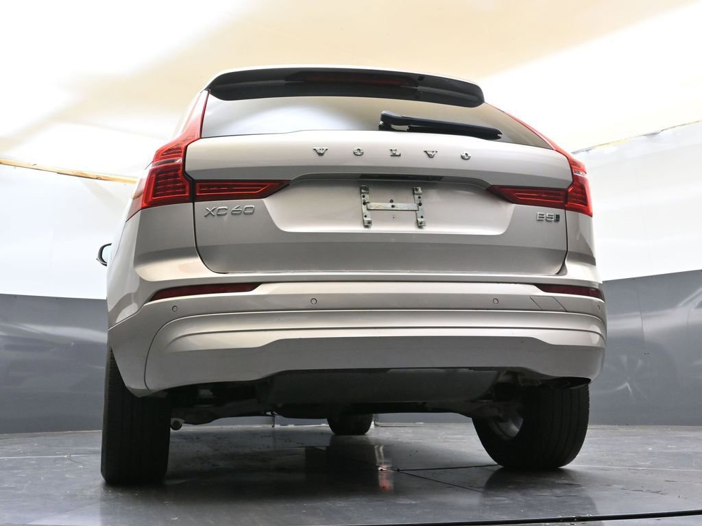 Certified 2023 Volvo XC60 B5 Core image 32