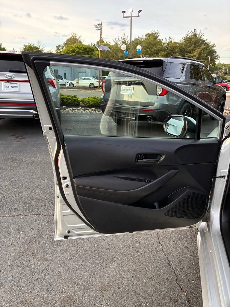 Used 2024 Toyota Corolla LE FWD image 39