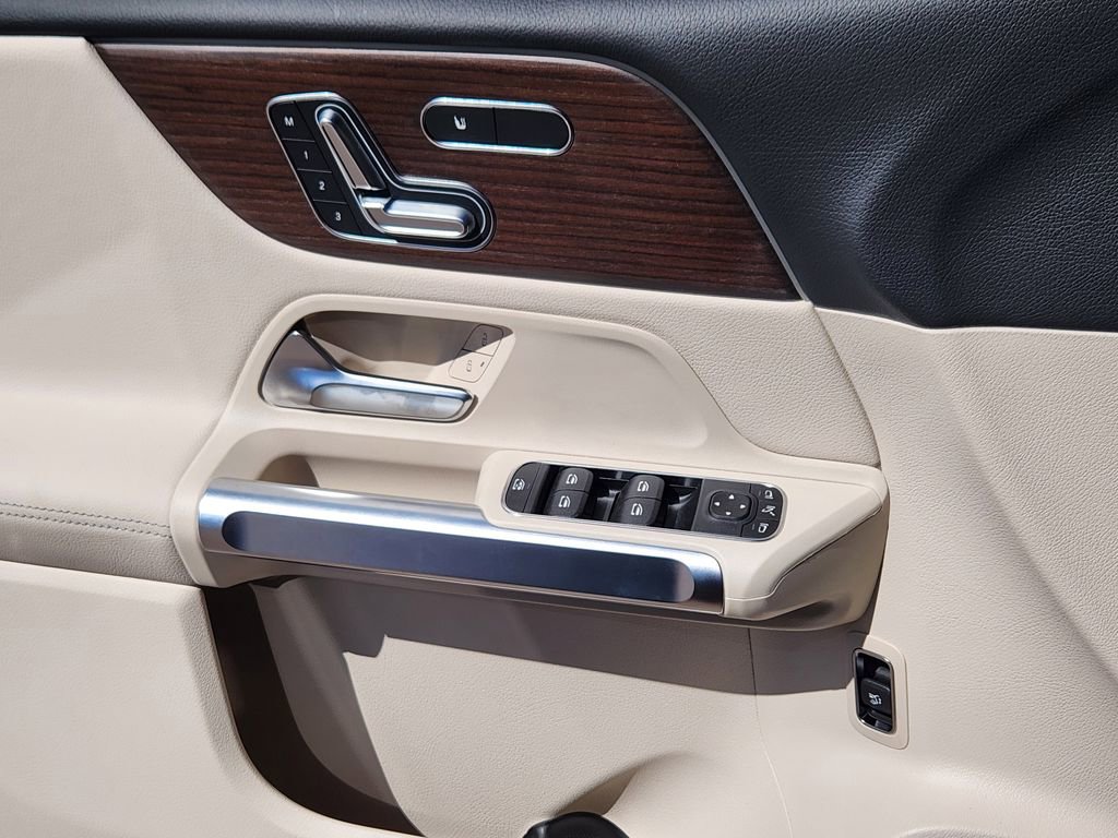 New 2026 Mercedes-Benz GLB 250 4MATIC image 22