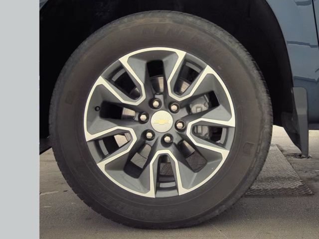 Used 2023 Chevrolet Silverado 1500 LT AWD/4WD image 18