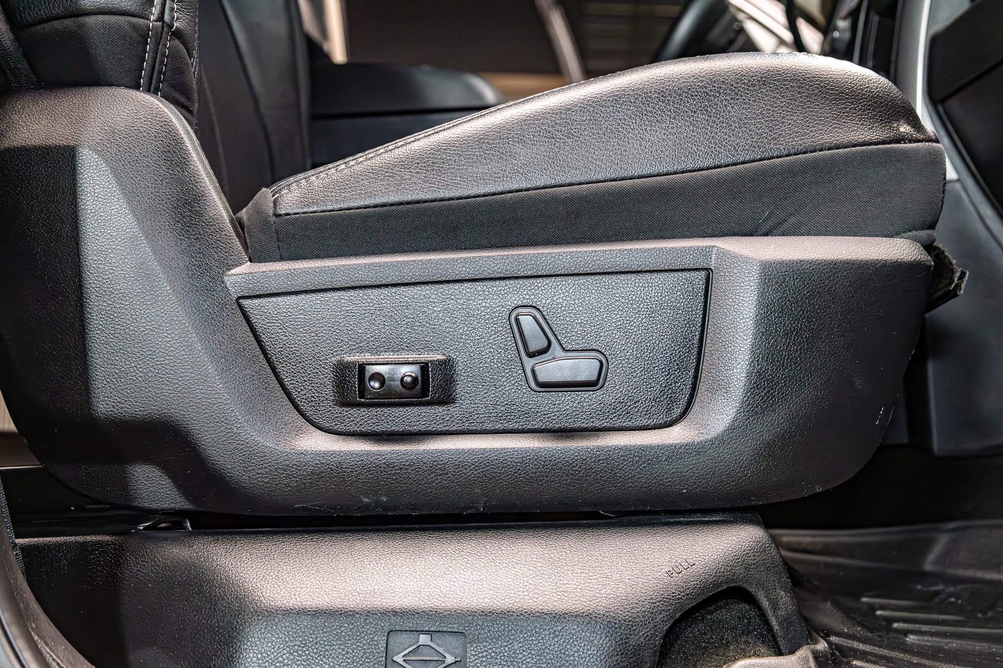 Used 2018 RAM 2500 Laramie w/ Sport Appearance Group AWD/4WD image 26