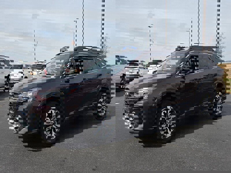 Used 2023 Subaru Outback Limited XT image 3