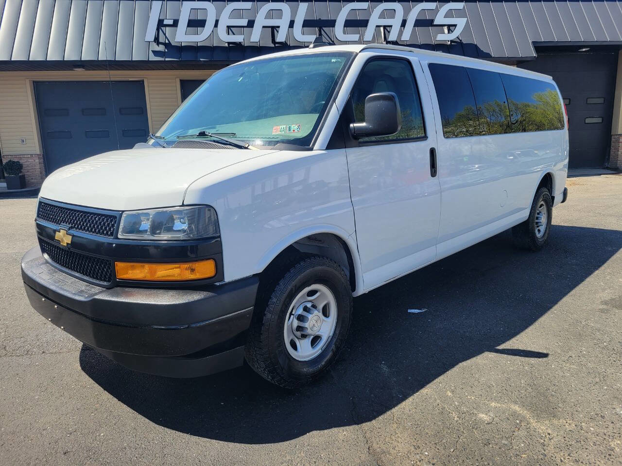 Used 2019 Chevrolet Express 3500 LS RWD image 31