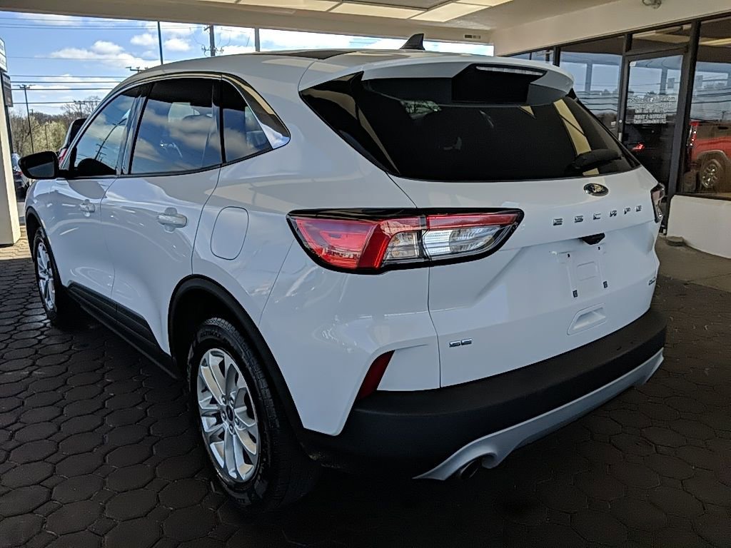 Used 2022 Ford Escape SE image 10