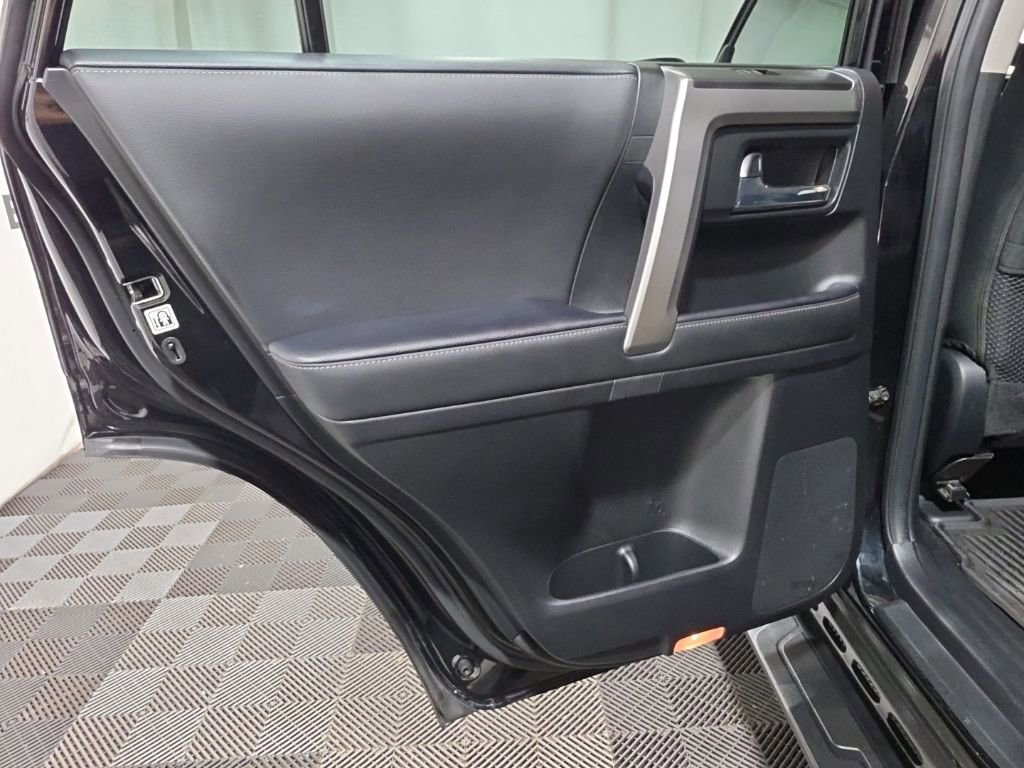 Used 2024 Toyota 4Runner SR5 AWD/4WD image 20