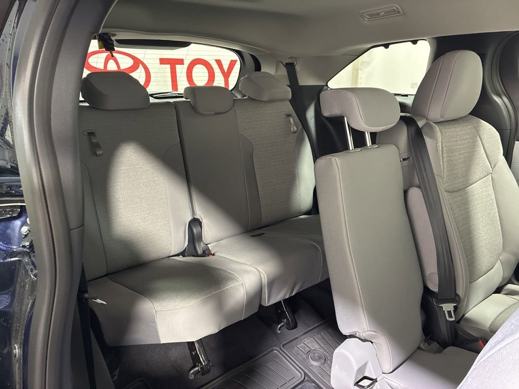 New 2026 Toyota Sienna LE image 16