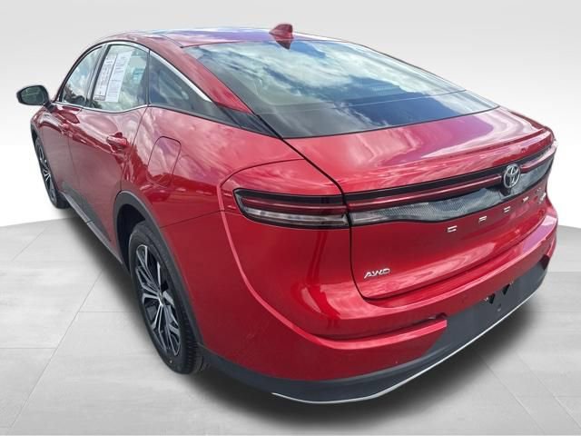 Used 2023 Toyota Crown Limited image 3