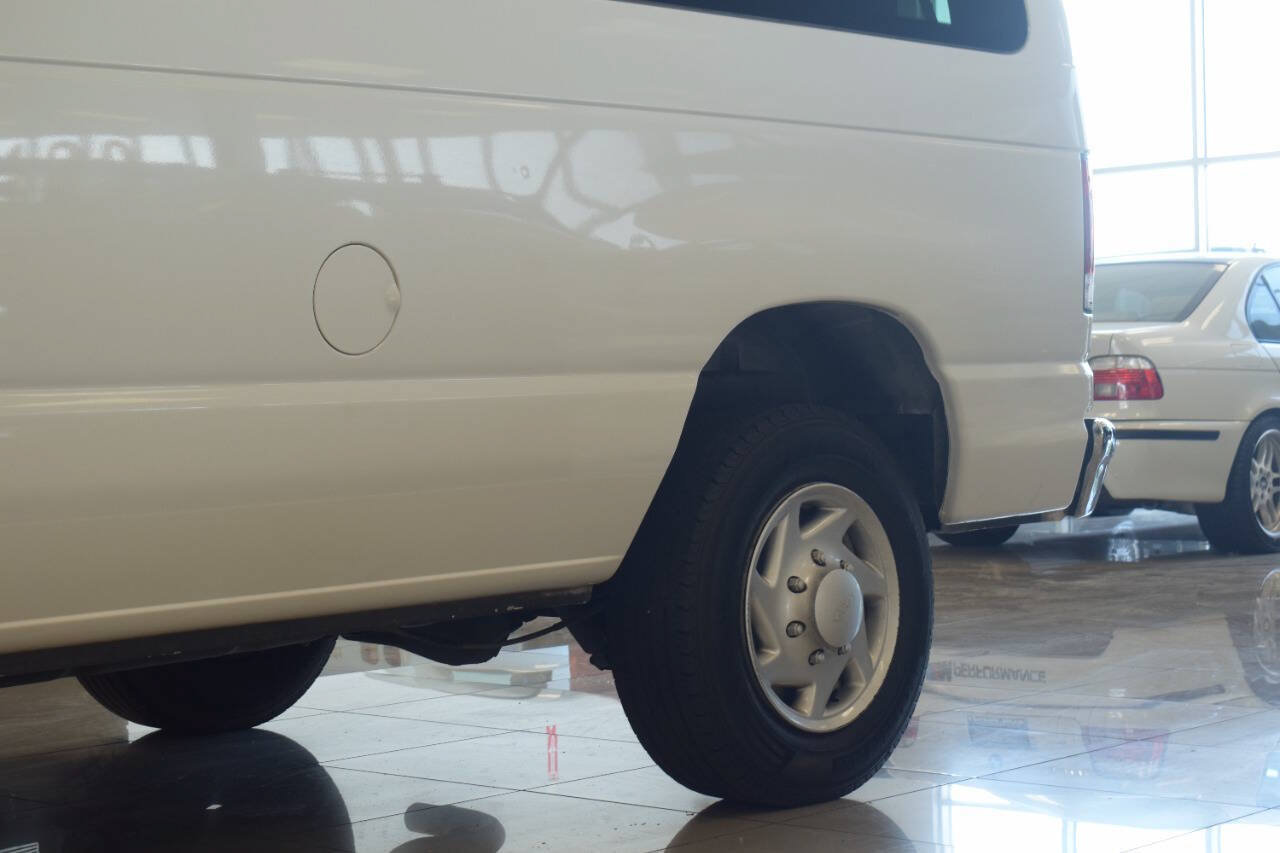 Used 2014 Ford E-350 and Econoline 350 XLT RWD image 22