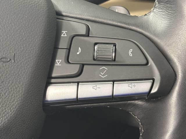 Used 2025 Cadillac XT4 Premium Luxury w/ Cold Weather Package FWD image 9
