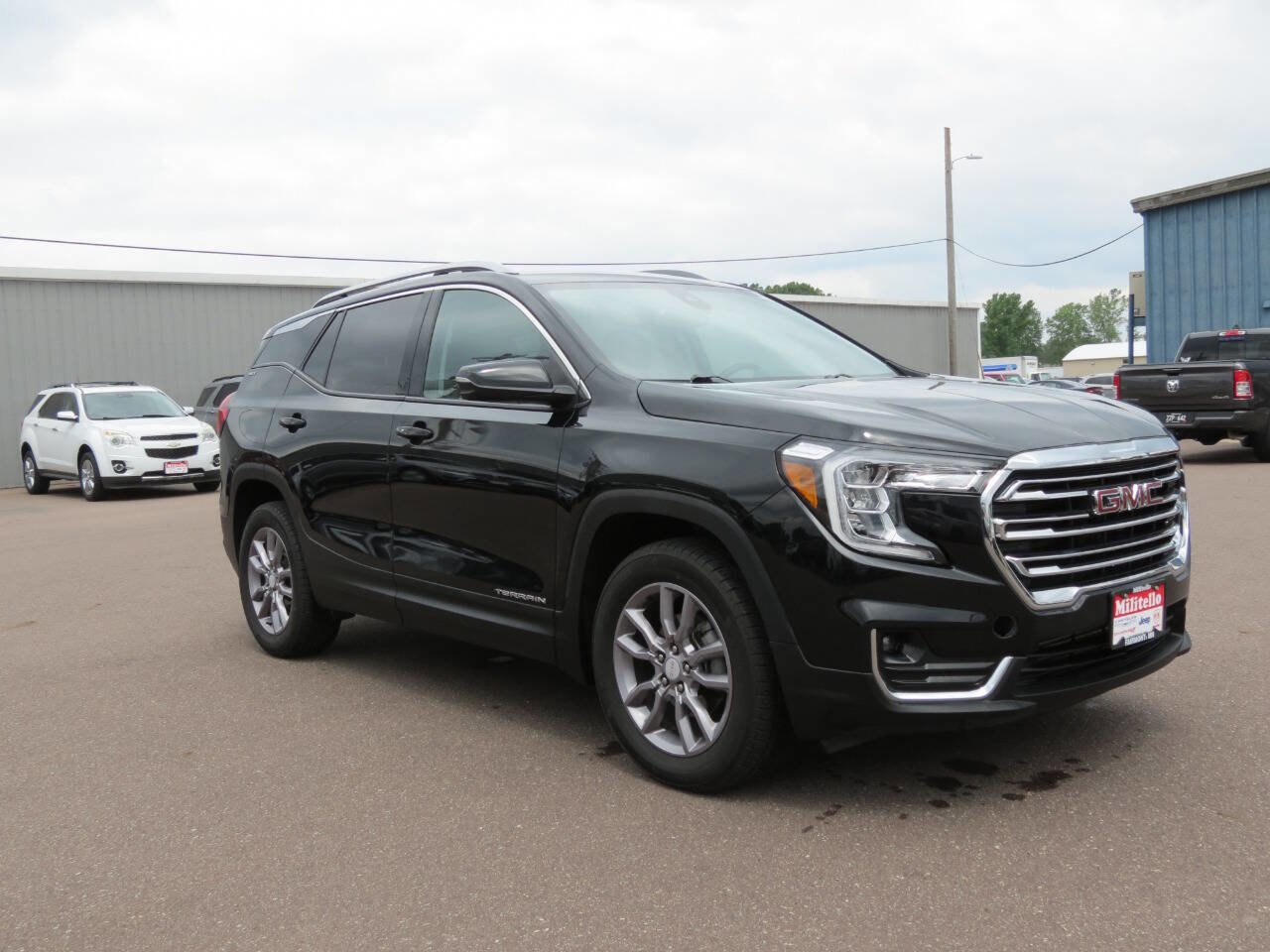Used 2023 GMC Terrain SLT image 8