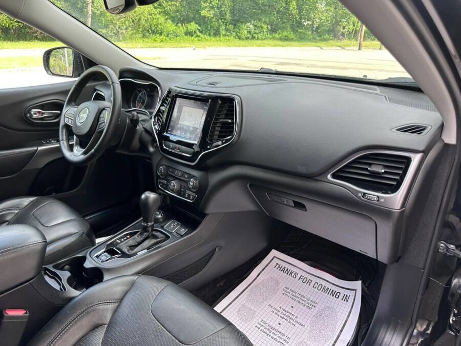 Used 2019 Jeep Cherokee Limited AWD/4WD image 25