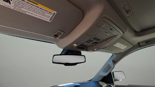 Used 2018 Chevrolet Tahoe Premier AWD/4WD image 28