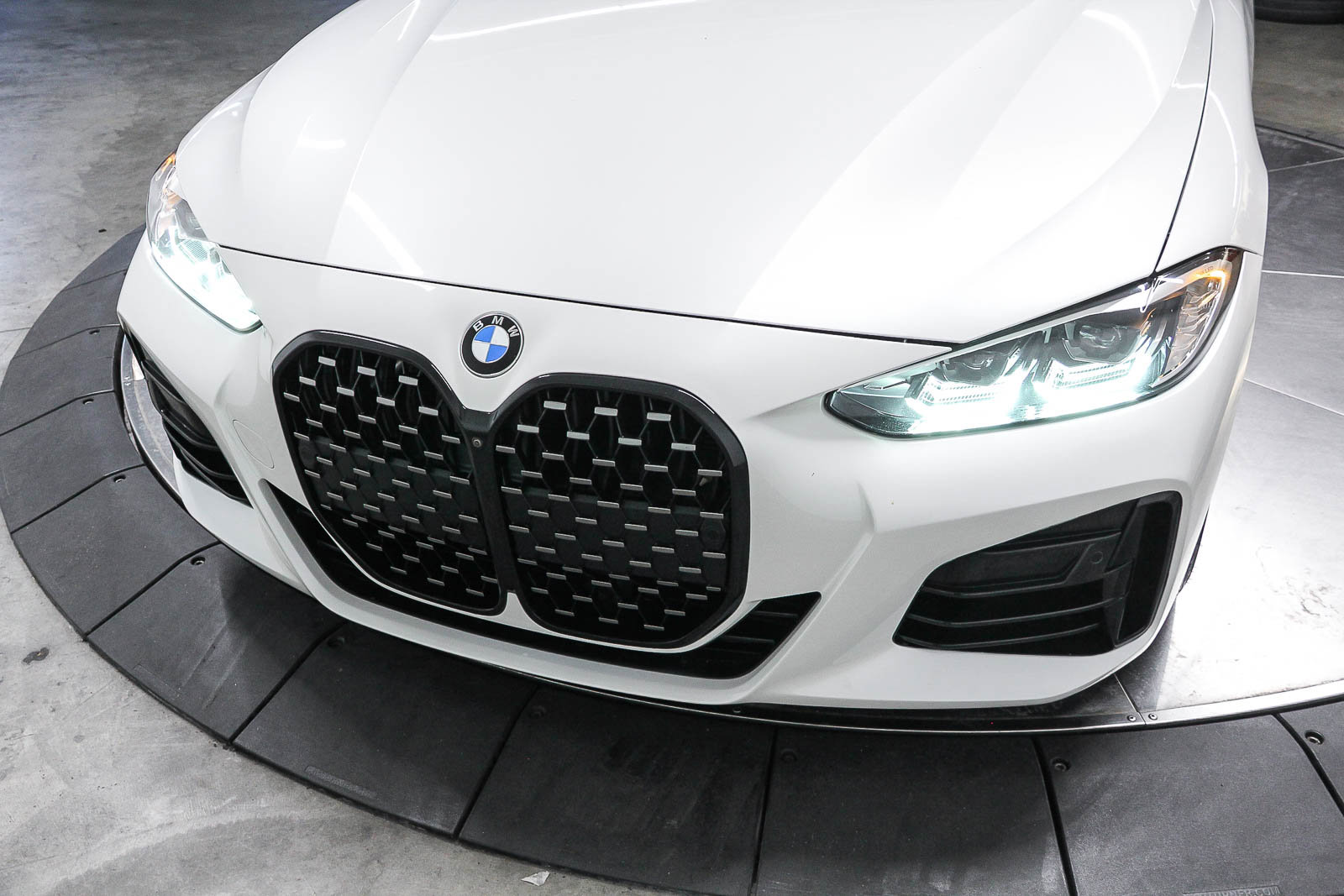 Used 2021 BMW 440i xDrive Coupe w/ Premium Package image 11